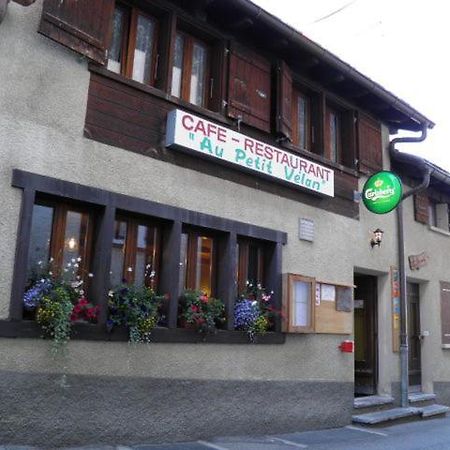 Хостел Petit Velan - Coworking & Coliving Бург-Сент-Пьєр Екстер'єр фото