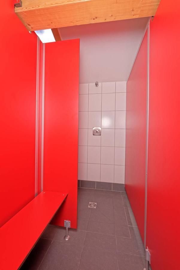 Хостел Petit Velan - Coworking & Coliving Бург-Сент-Пьєр Екстер'єр фото