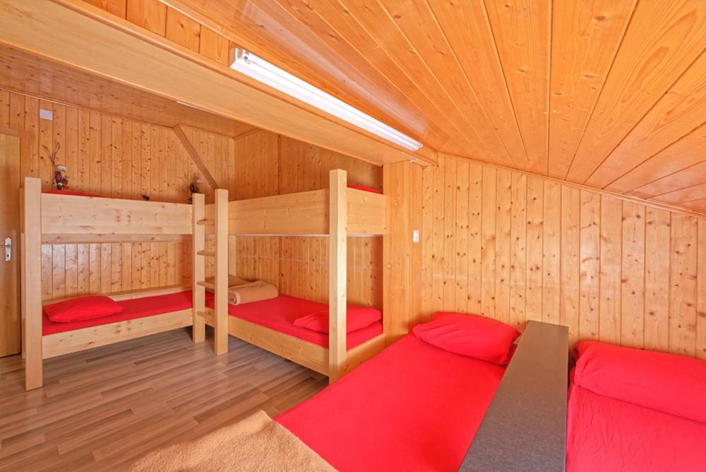 Хостел Petit Velan - Coworking & Coliving Бург-Сент-Пьєр Екстер'єр фото