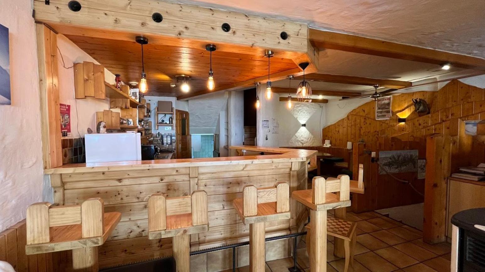 Хостел Petit Velan - Coworking & Coliving Бург-Сент-Пьєр Екстер'єр фото